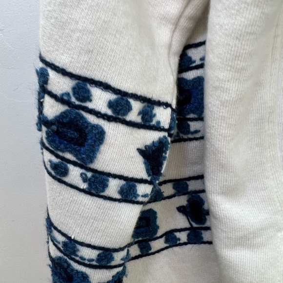 Anthropologie cream colored sweatshirt, size small with navy blue appliqué - Picture 8 of 14